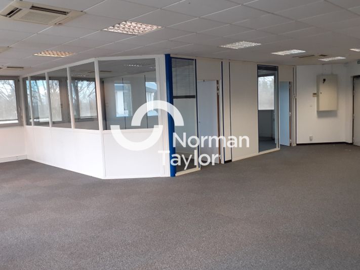 Location bureaux 143 m² non divisibles