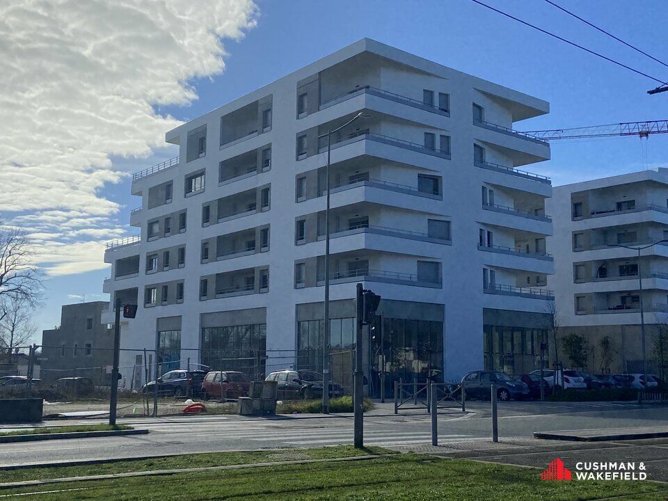 MERIGNAC AXE TRAM LOCAL COMMERCIAL NEUF