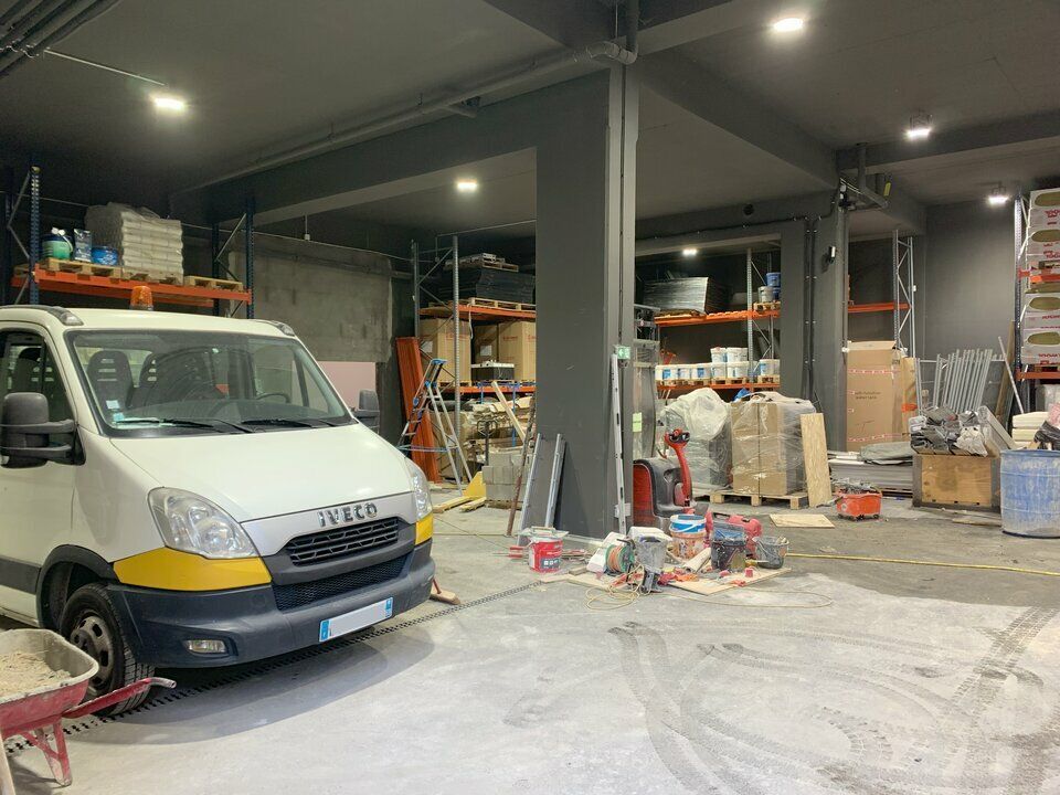 Location local d''activites 230 m² non divisibles