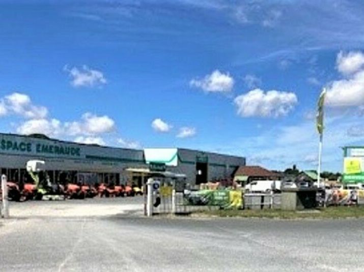 Vente local d''activites 5000 m² non divisibles