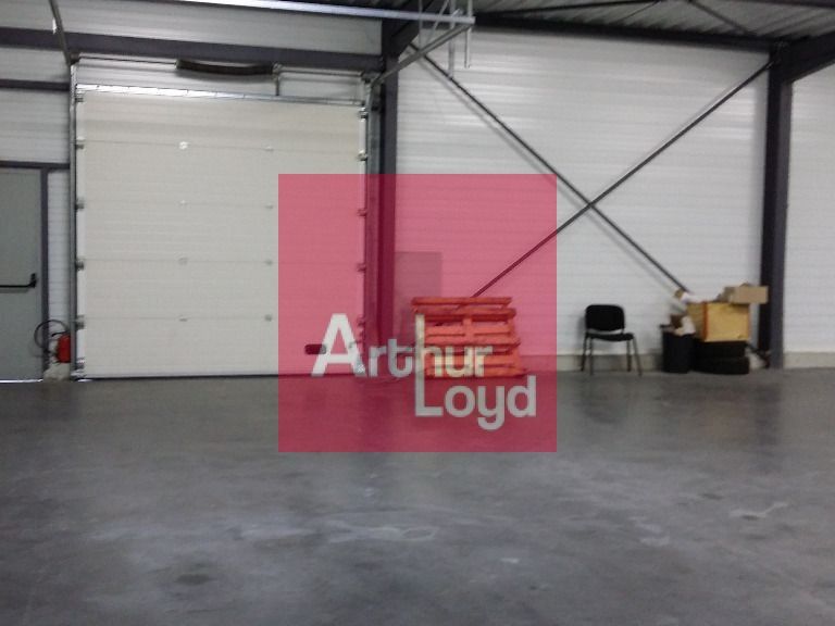 CLERMONT-FERRAND LES GRAVANCHES A LOUER LOCAL ACTIVITE 230 M² - BATIMENT INDEPENDANT