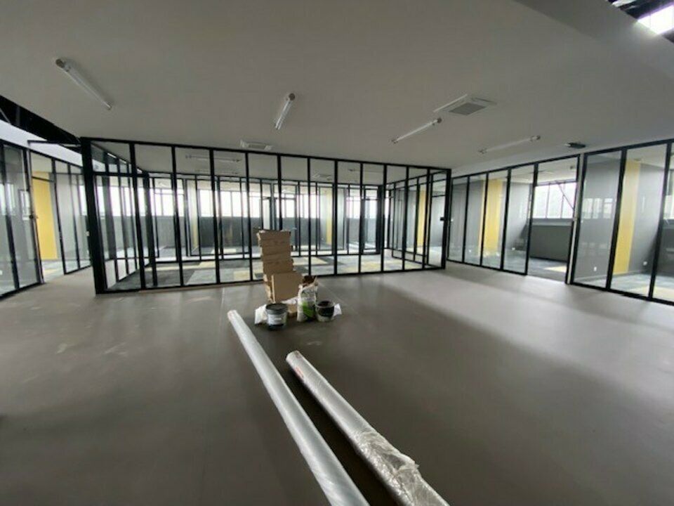 Reims Colbert - local de bureau de 326 m² env. neuf réhabilité