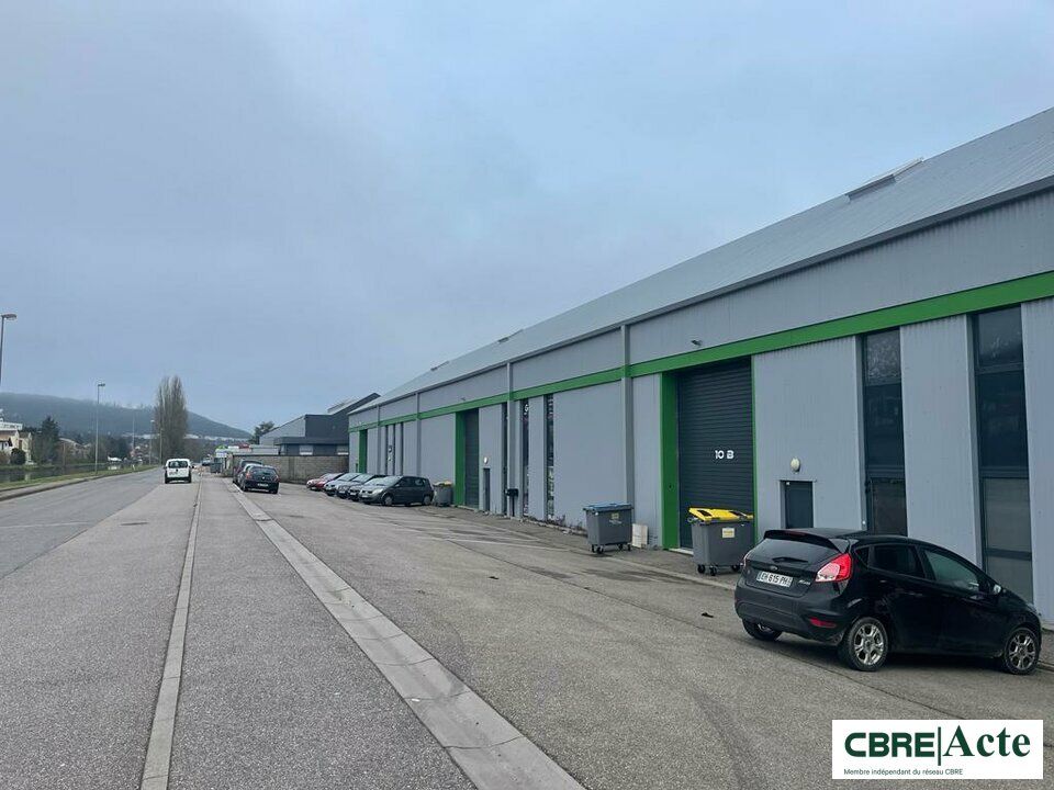 Location local d''activites 528.4 m² non divisibles