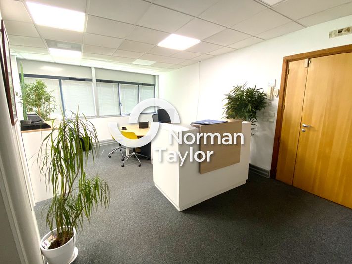 Location bureaux 80 m² non divisibles