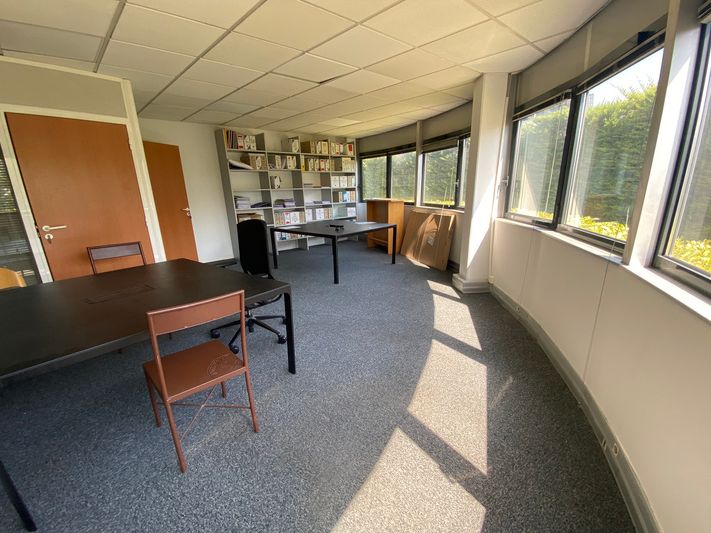 A LOUER BUREAUX AU COEUR DU MILLENAIRE 