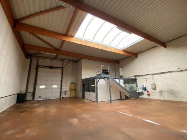 Location activité/entrepôt Décines-Charpieu (69150) - 434 m²