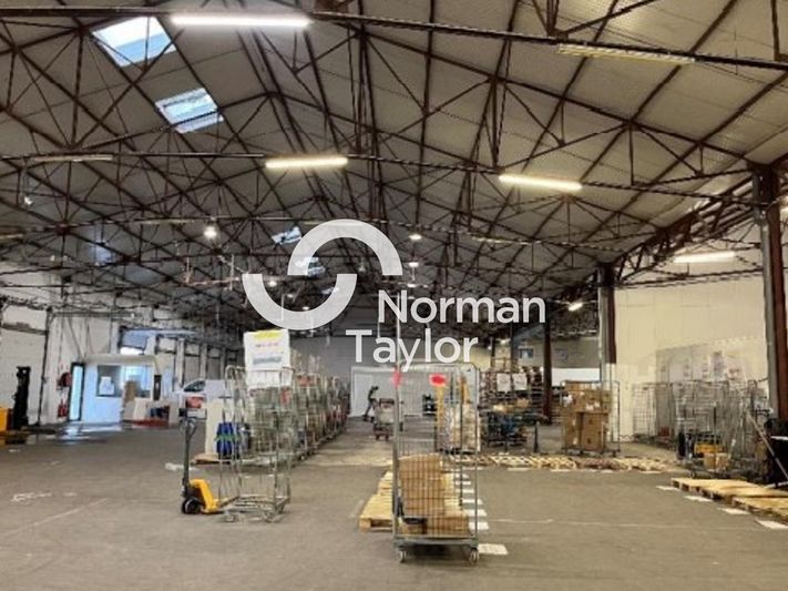 Location local d''activites 2730 m² non divisibles