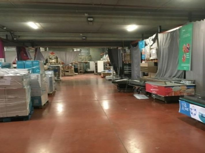 A louer local d'activité de 614 m² disponible immédiatement à Dardilly.