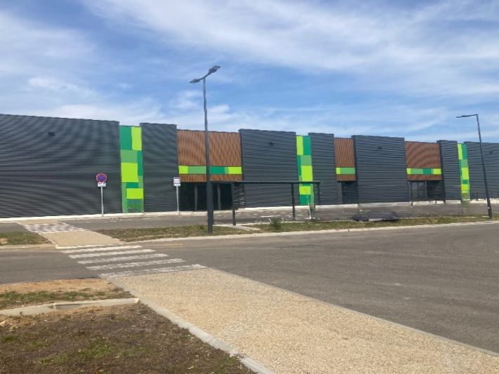 Plusieurs lots allant de 402 m² à 1 825 m² à louer à Anse