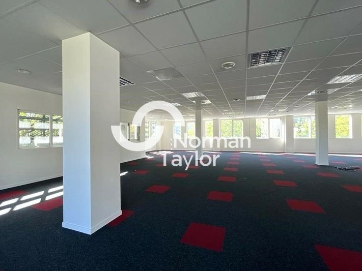 Vente bureaux 6710.8 m² divisibles à partir de 115.9 m²