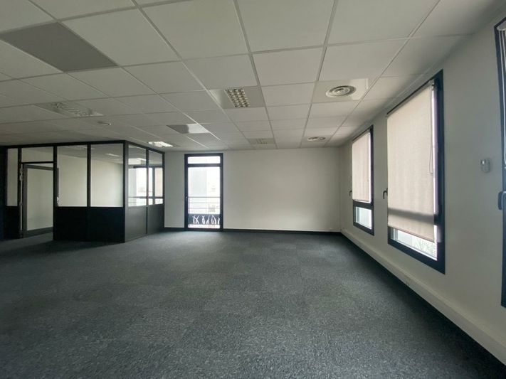 A LOUER - Bureaux St Priest de 171m² divisibles à partir de 80 m² 