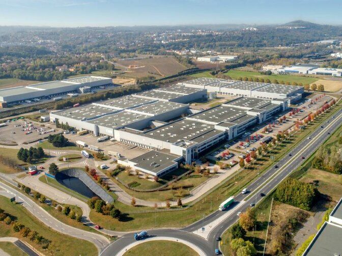 Location local d''activites 6655 m² non divisibles