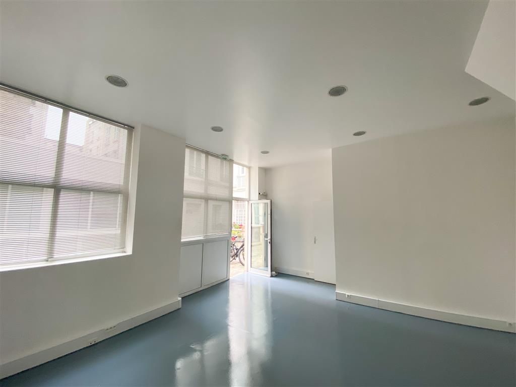 Location bureaux 30 m² divisibles à partir de 30 m²