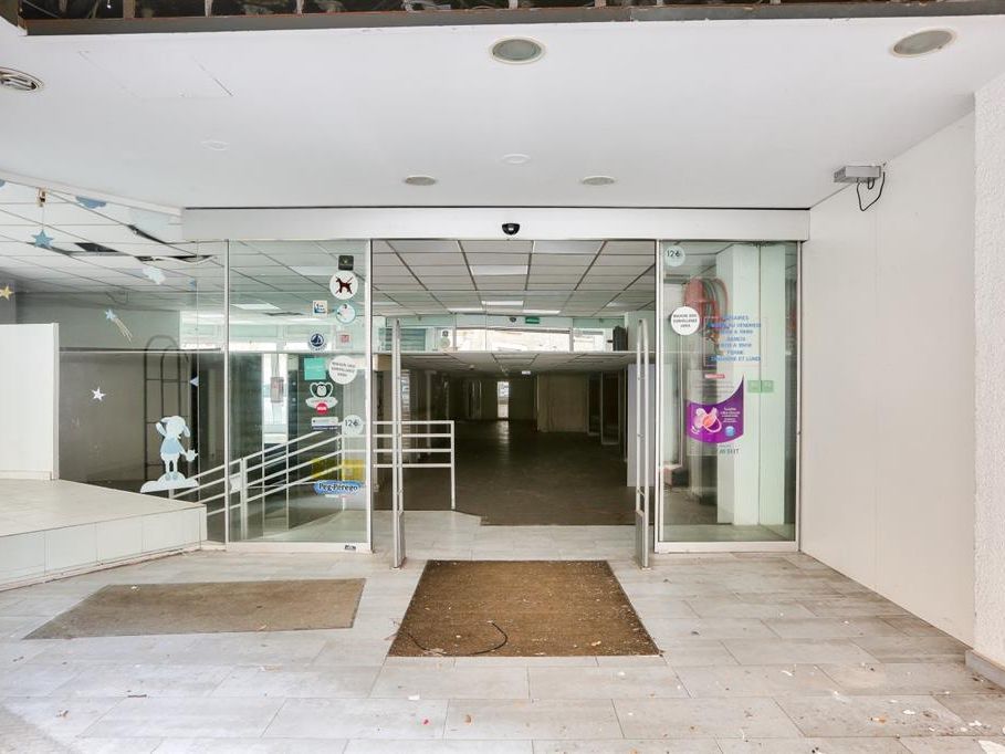 Location local commercial 576 m² non divisibles