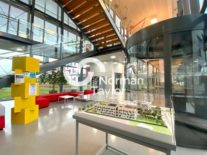 Location bureaux 3200 m² divisibles à partir de 402 m²