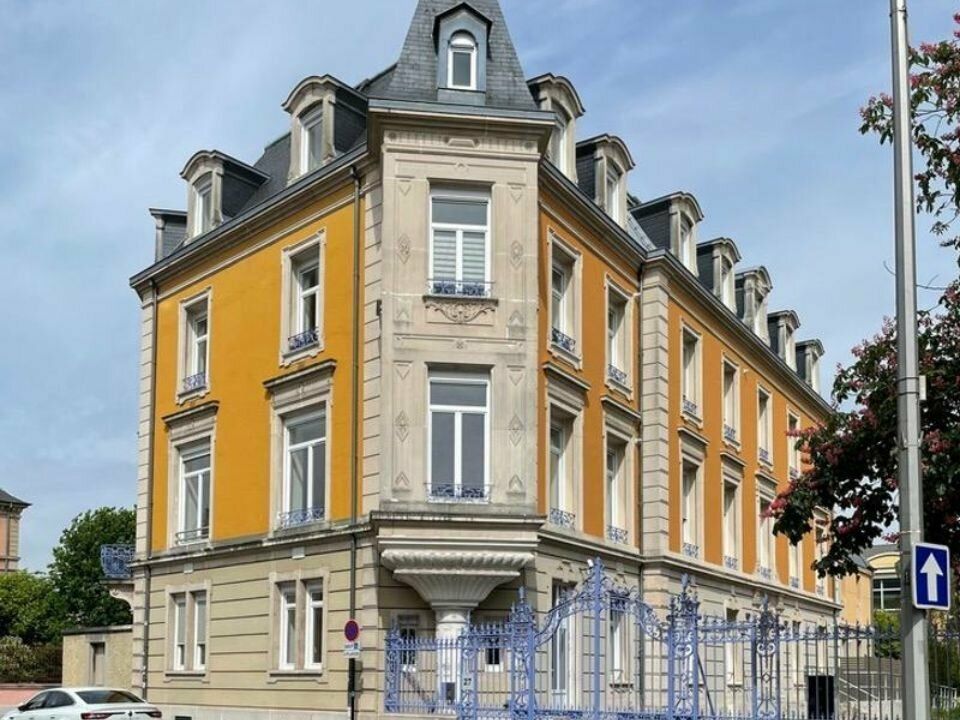 Vente local d''activites 290 m² divisibles à partir de 145 m²