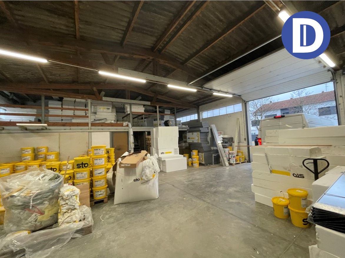 Location activites 425.00 m² non divisibles