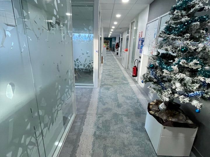 Sect République -prox tram, Location Bureaux 464 m² + 13 parkings sous-sol