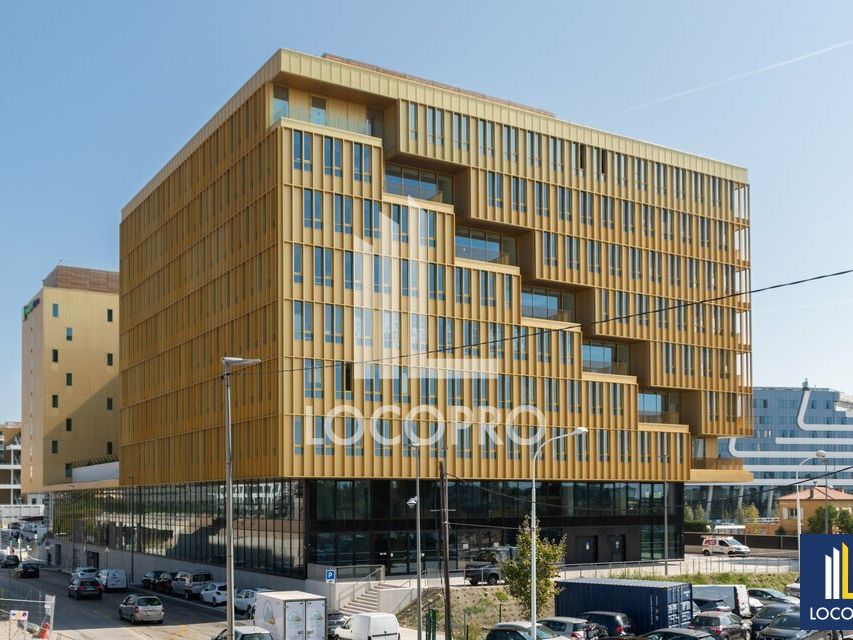 Location bureaux 166.3 m² non divisibles