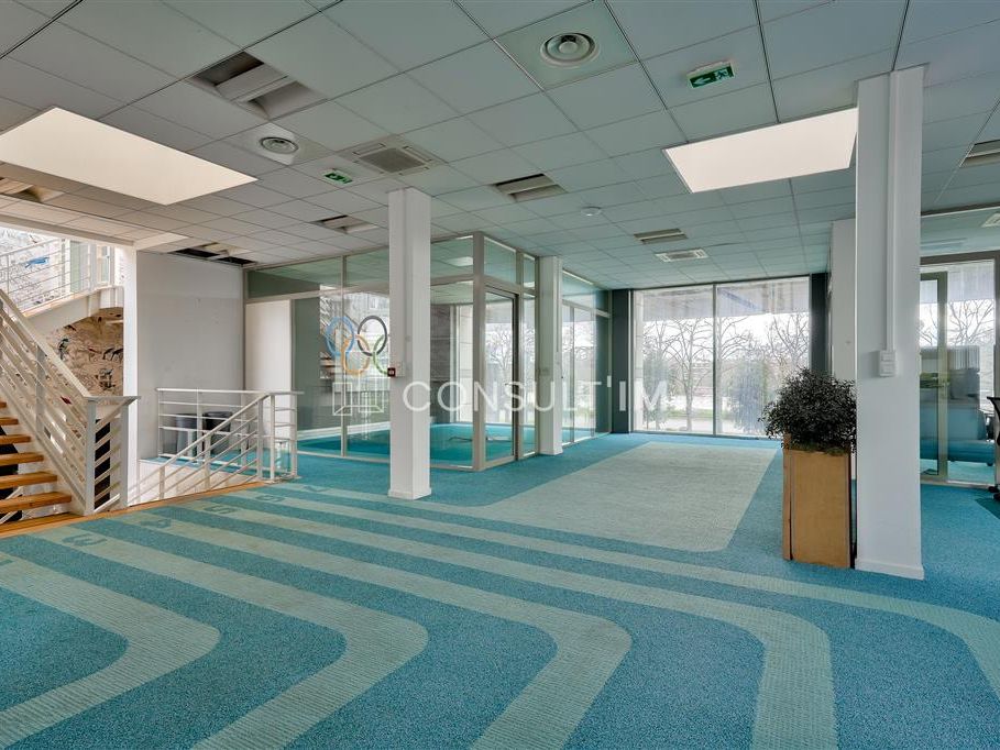 Location bureaux 3295 m² divisibles à partir de 392 m²