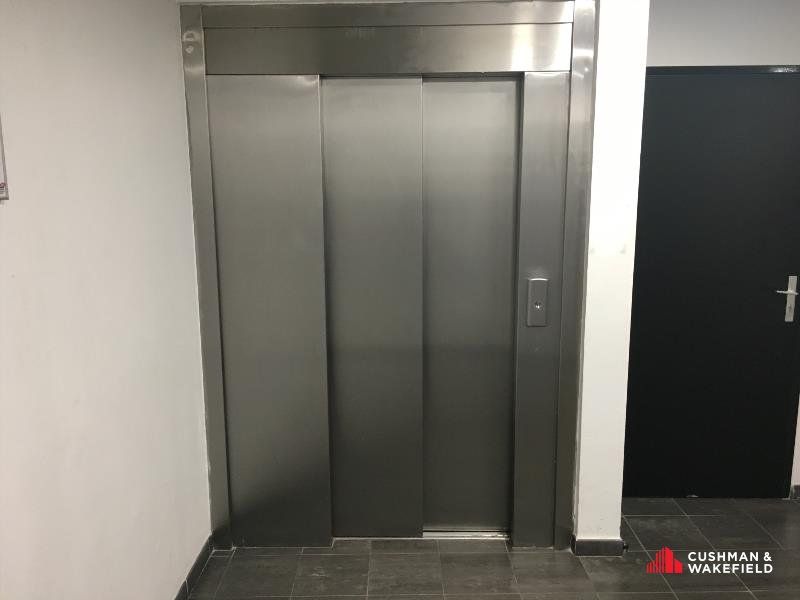 BUREAUX DU TASTA Á LOUER, PROCHE ROCADE