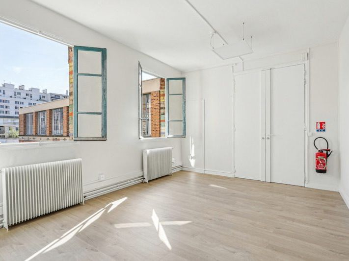 75 m² pour ce bureaux en location à Paris
