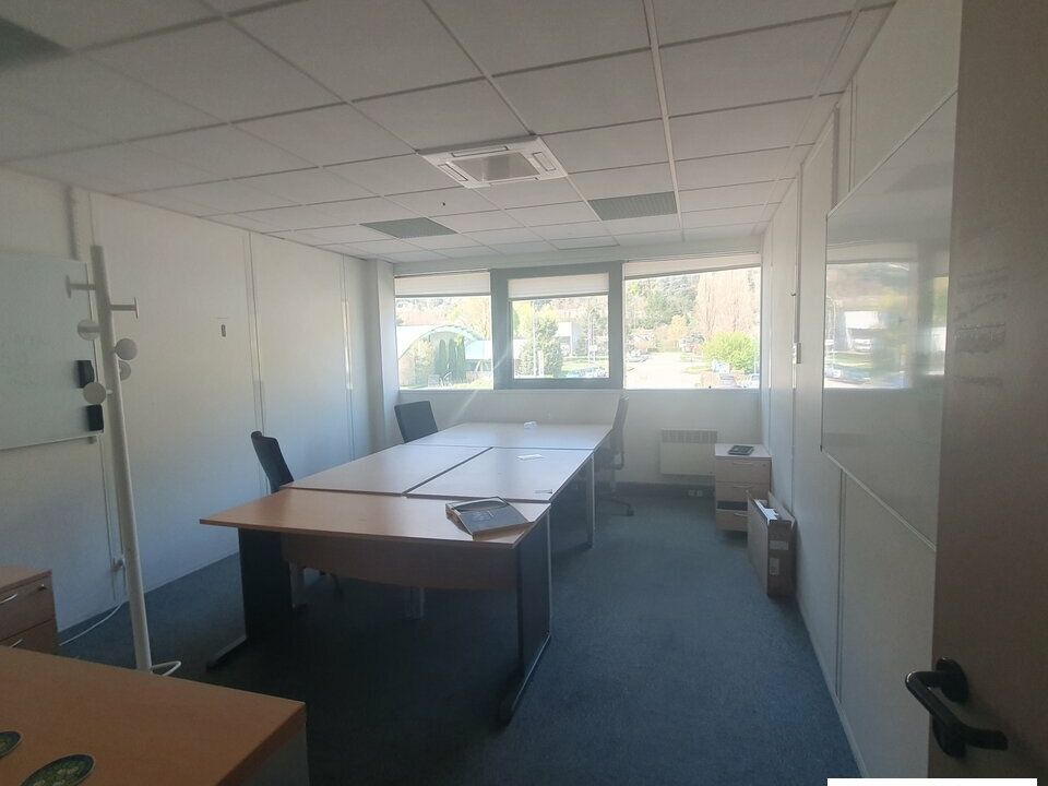 Vente bureaux 1212 m² non divisibles