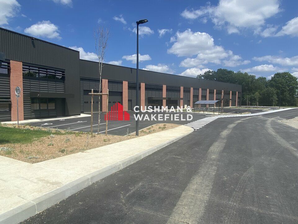 Vente local d''activites 590 m² non divisibles