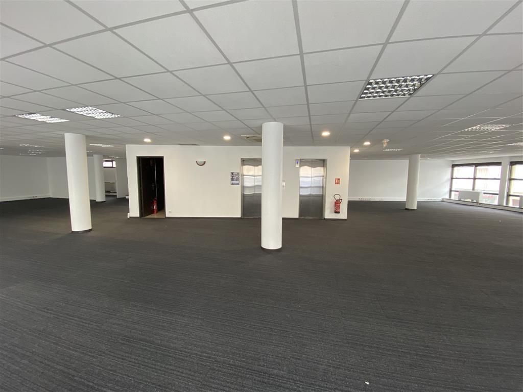 Location bureaux 489 m² divisibles à partir de 181 m²