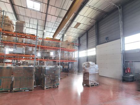 1110 m² pour ce local d'activites en location à Perpignan