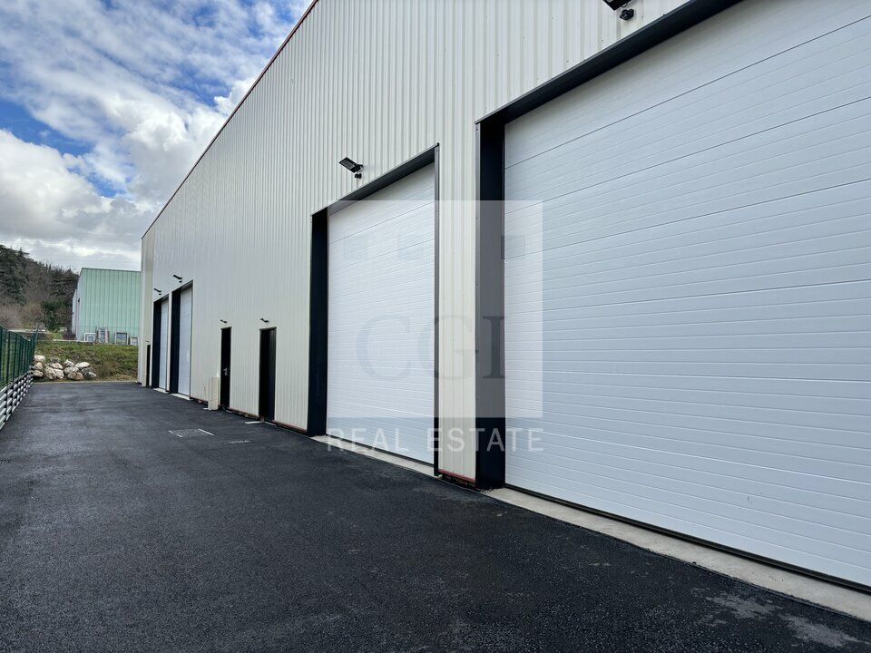 Location local d''activites 500 m² divisibles à partir de 250 m²