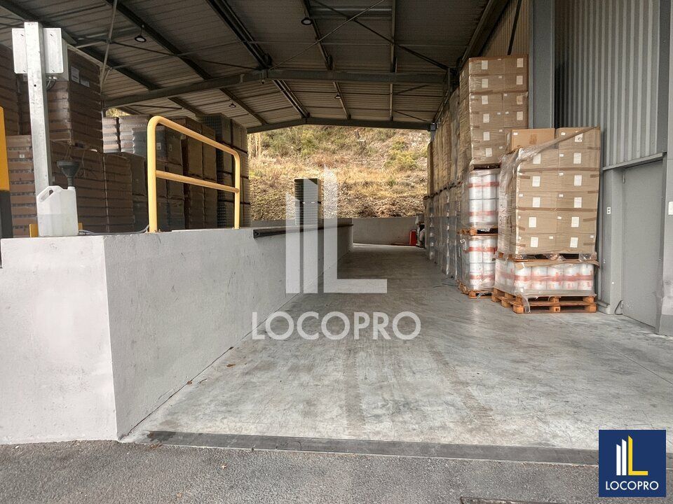 ENTREPÔT A LOUER - 4000 M2 SUR TERRAIN 13 000 M2 - CONTES