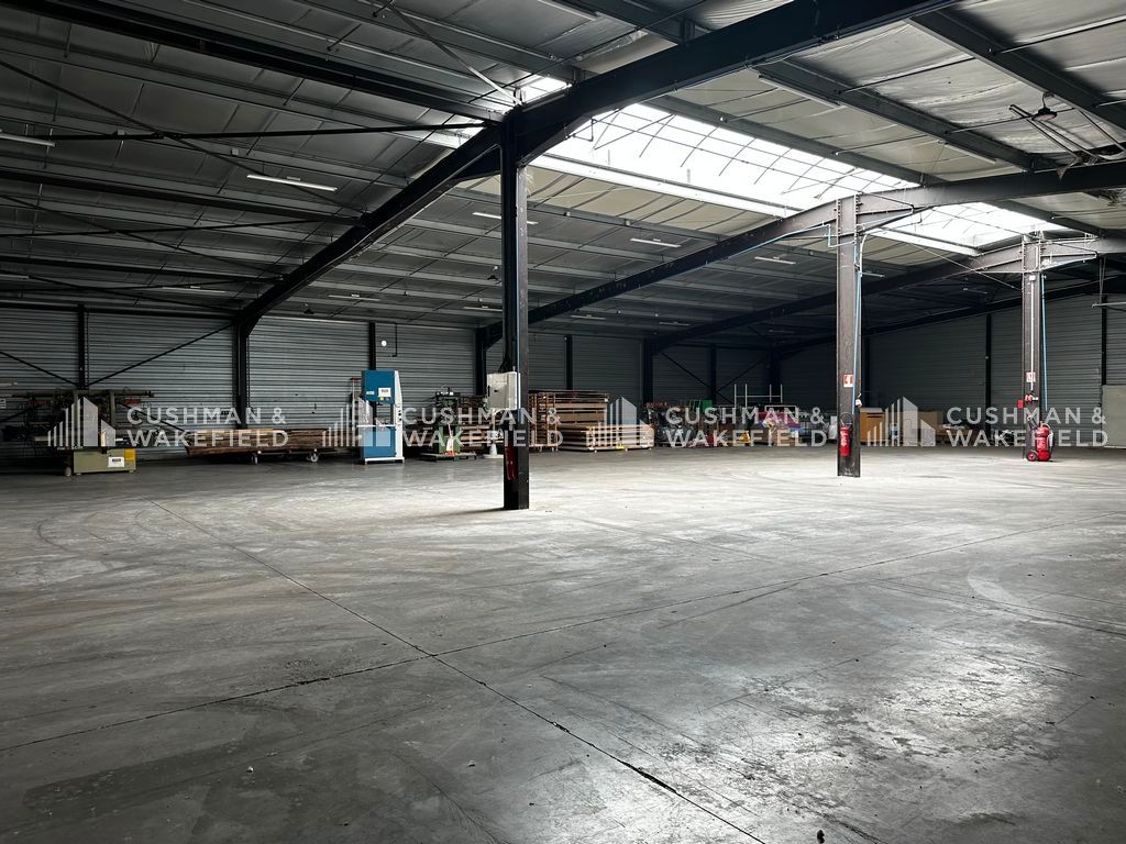 Vente activités 3140 m² non divisibles