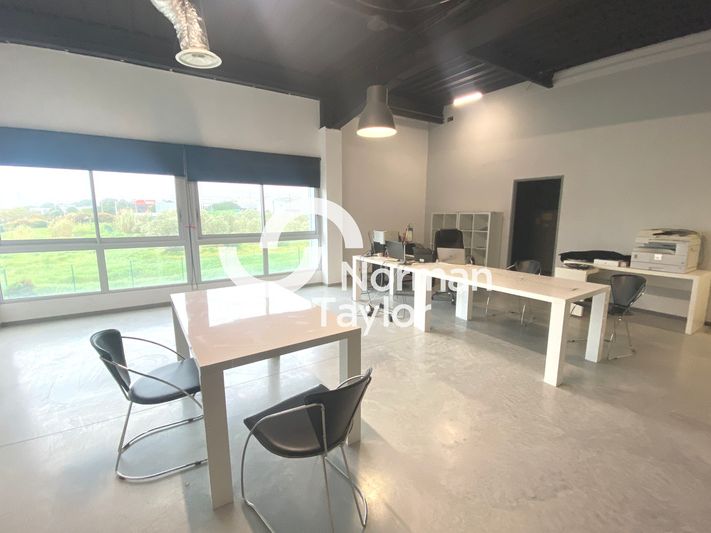 Location bureaux 192 m² divisibles à partir de 42 m²