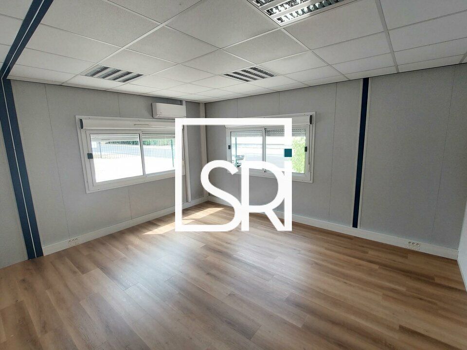 LOCATION BUREAUX 130 M² - RIOM 