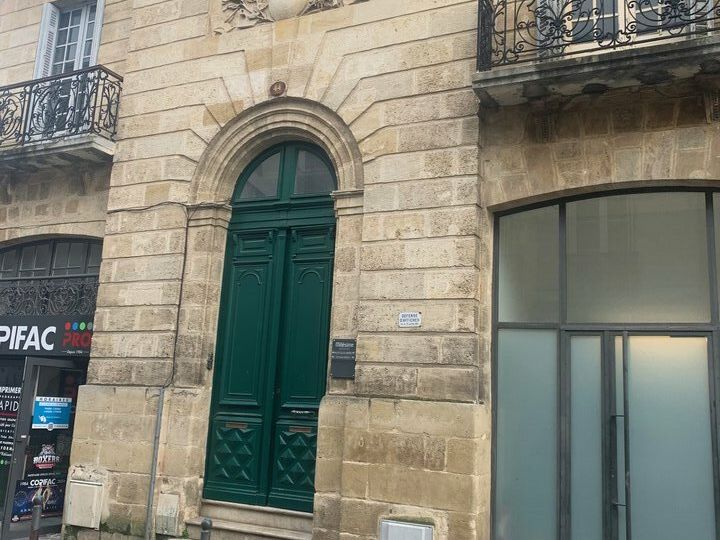 Location bureau Bordeaux (33000) - 217 m²