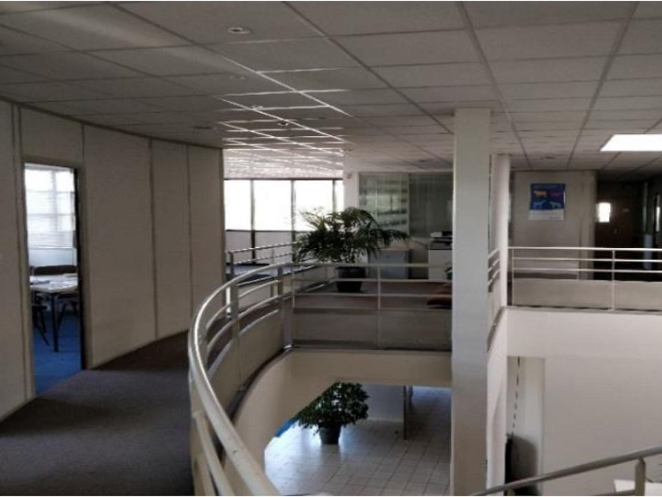 Local industriel de 10 750 m² à louer proche de Lyon