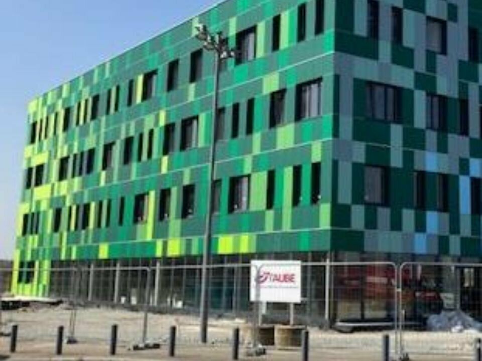 Location bureaux 12000 m² divisibles à partir de 50 m²