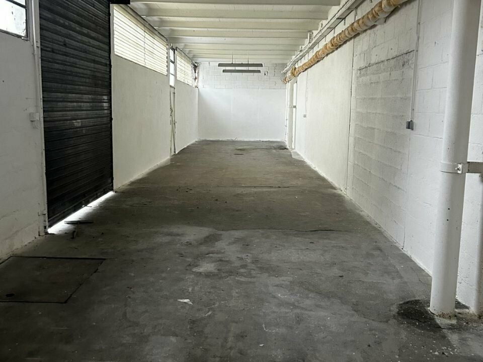 Location local d''activites 105 m² non divisibles