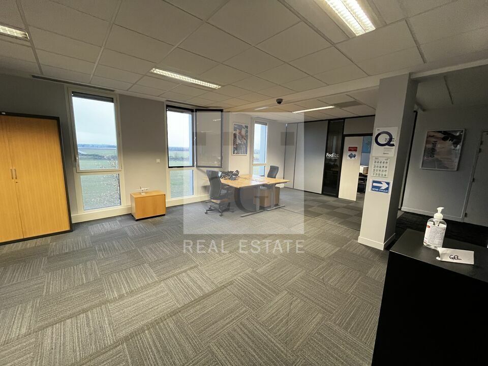 À LOUER – BUREAUX MODERNES DE 204 m² – PUSIGNAN / R+2