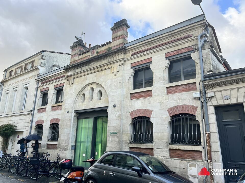 Location bureaux 677 m² non divisibles