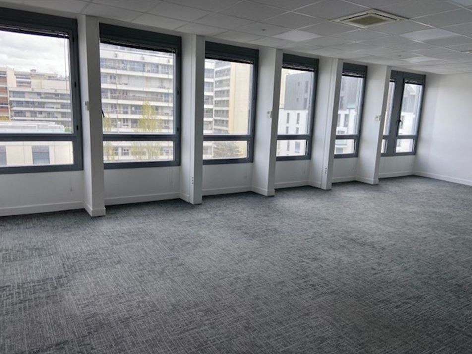 Location Bureaux 241 m² non divisibles