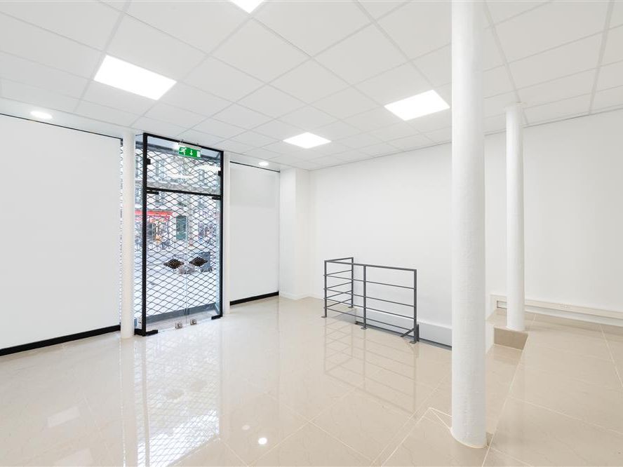 Location local commercial 104 m² non divisibles