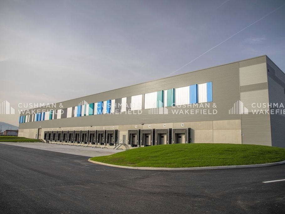 Location entrepôt 25210 m² divisibles à partir de 12367 m²