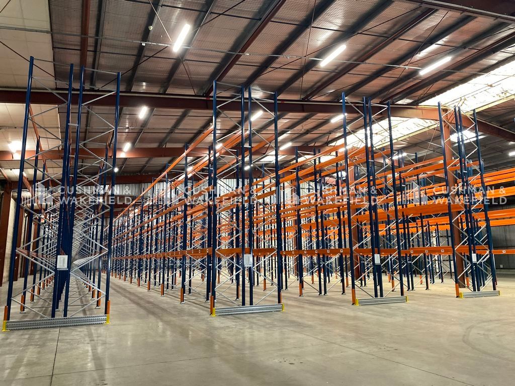 Location entrepôt 5644 m² non divisibles