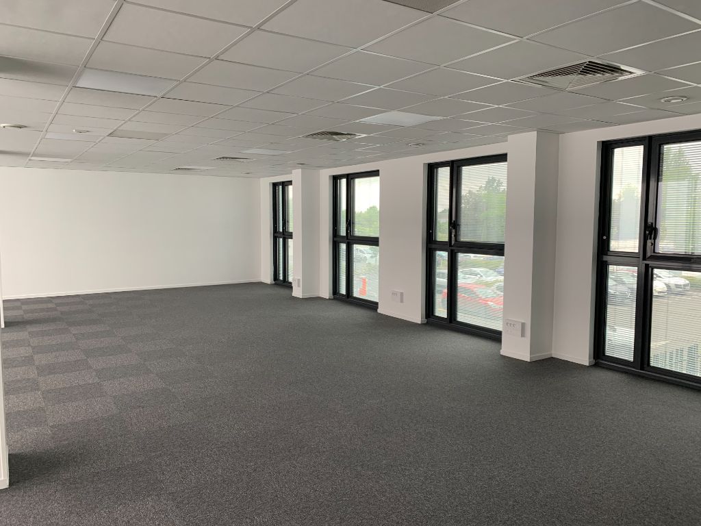 Location bureaux 235 m² non divisibles