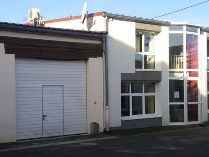 Location local d''activites 670 m² non divisibles