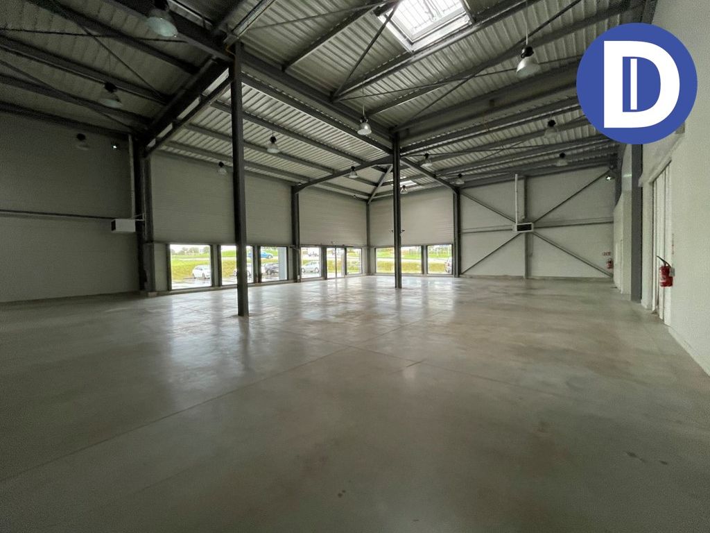 Location activites 706.00 m² non divisibles
