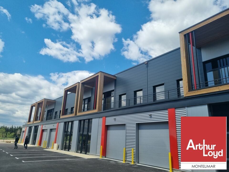 Location local d''activites 2022 m² divisibles à partir de 398 m²