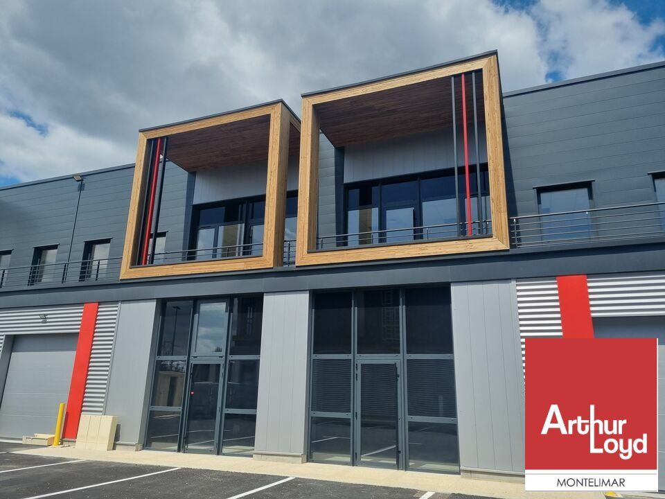 PIERRELATTE - A LOUER - BÂTIMENT A USAGE D'ACTIVITÉS AVEC BUREAUX - Divisibles à partir de 398 m2  